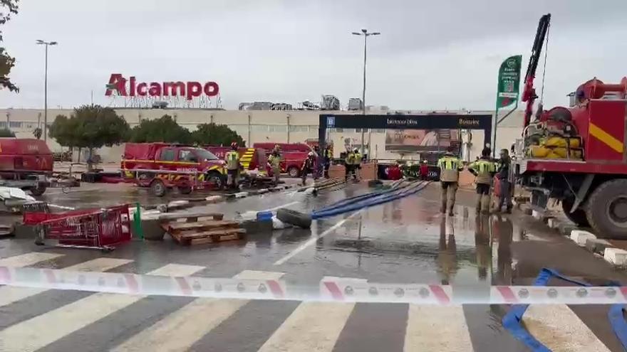 Labores de desagüe en el parking de Bonaire