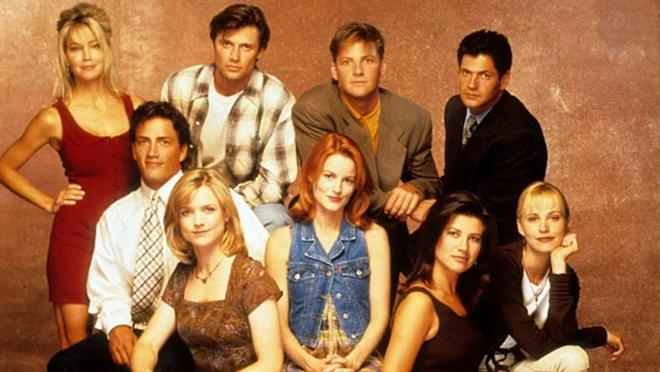 Las actrices de 'Melrose Place' se reúnen tres décadas después: "Estuvimos a punto de que nos cancelaran"
