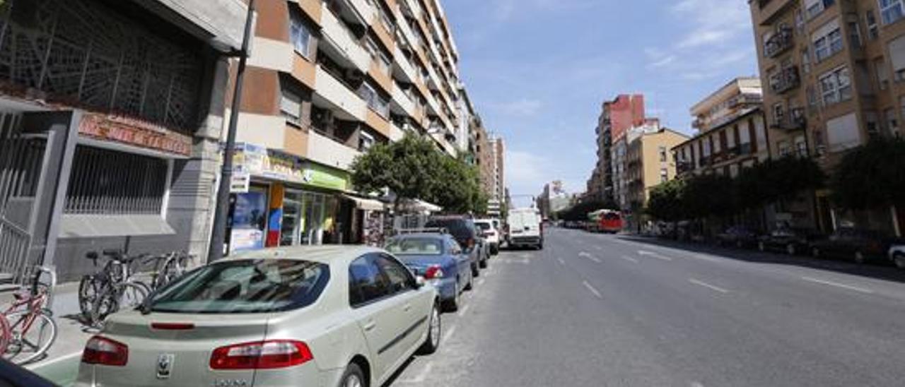 Los amplificadores de la iglesia permiten escuchar los oficios desde la calle.