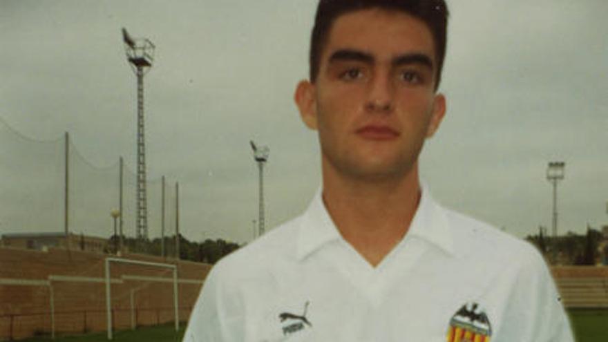 Edu Macià en su etapa como jugador de la escuela.