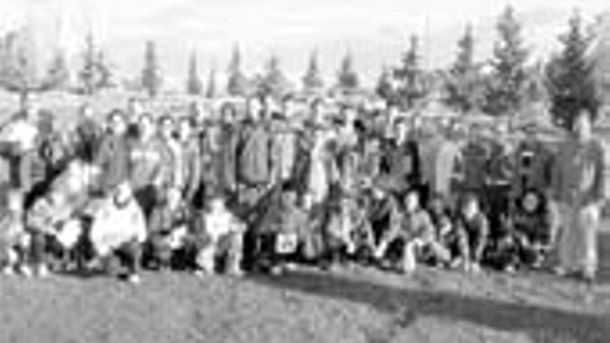 Masiva participación de atletas moralos en el Cross del Mazapán en Sonseca (Toledo)