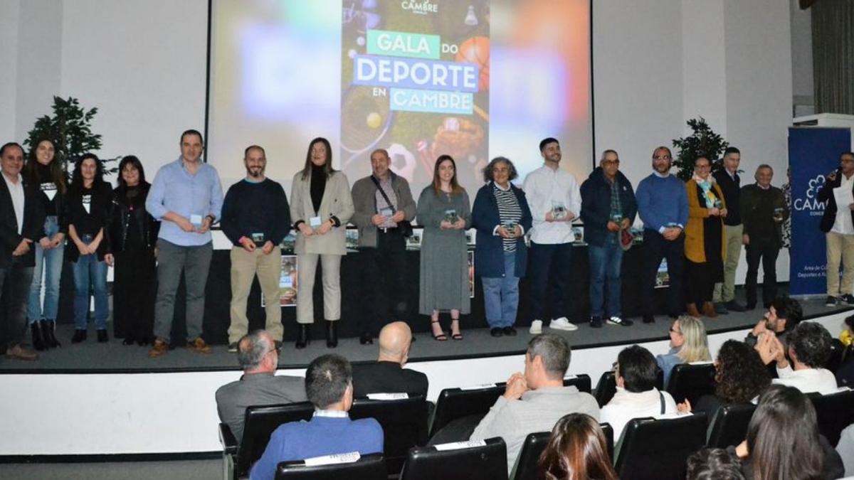 Premiados en la Gala del Deporte de Cambre. |   // L.O.