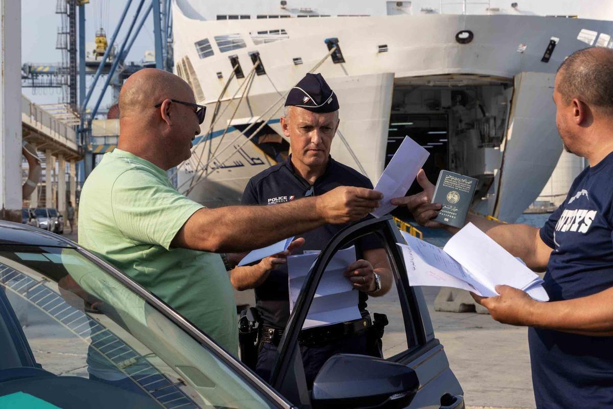 España y Francia colaboran para frenar el tráfico de vehículos robados en ferrys hacia Argelia desde Alicante España y Francia colaboran para frenar el tráfico de vehículos robados en ferrys hacia Argelia desde Alicante