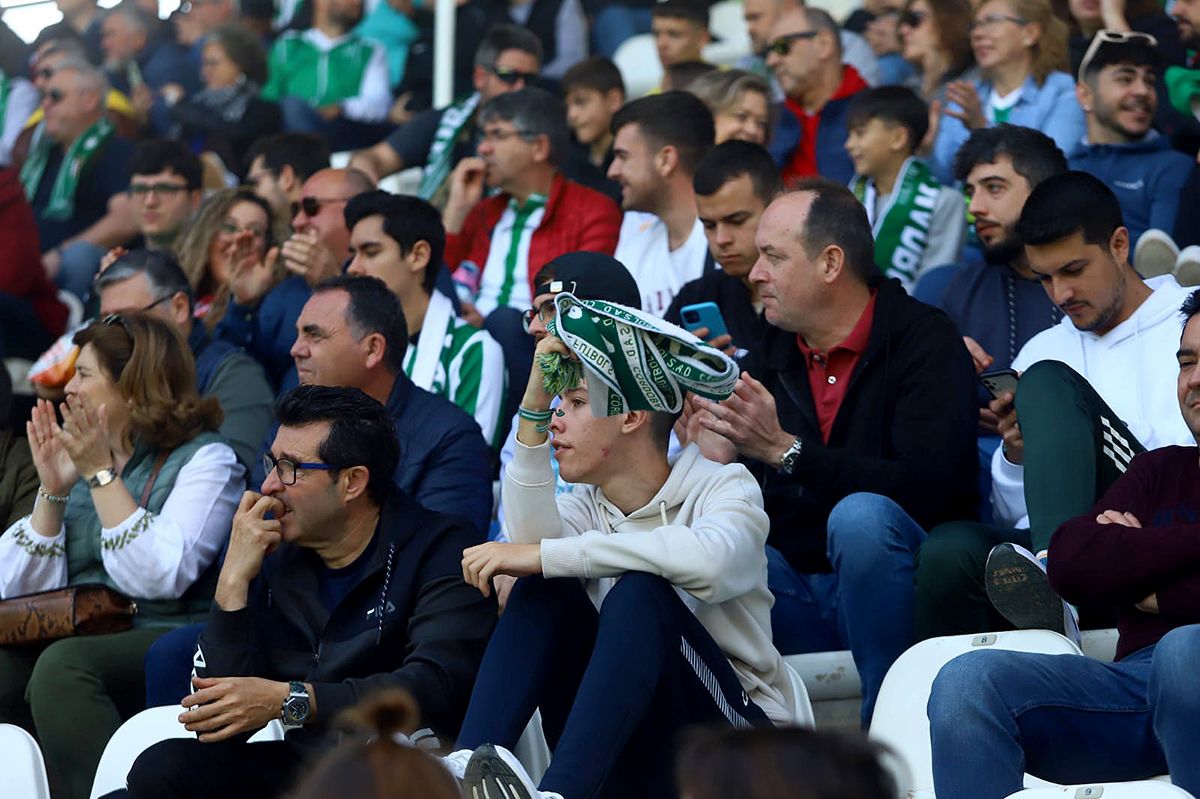 Las imágenes de la afición en el Córdoba CF - Ceuta