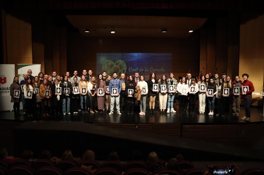 Acto de homenaje a los ángeles a lo largo de la historia.