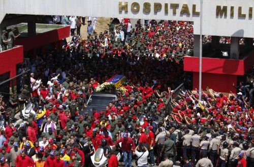 TRASLADO DEL FÉRETRO DE CHÁVEZ A LA ACADEMIA MILITAR EN CARACAS