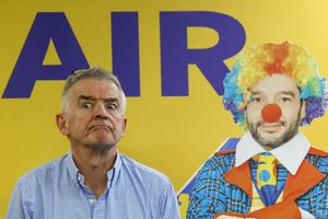 Ryanair viste de payaso al ministro de Consumo