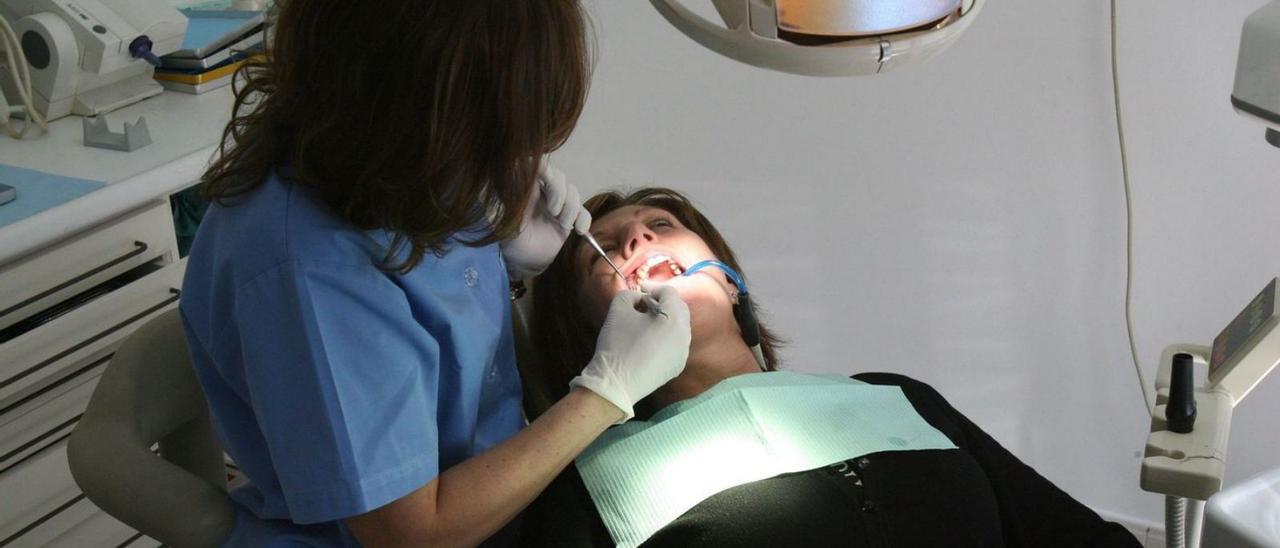 El Gobierno plantea un aumento de las coberturas de salud bucodental. | EPE