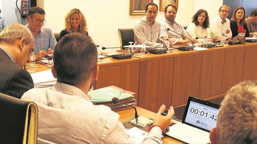 El pleno de Vila-real reprueba a Moliner por «burlarse» del alcalde