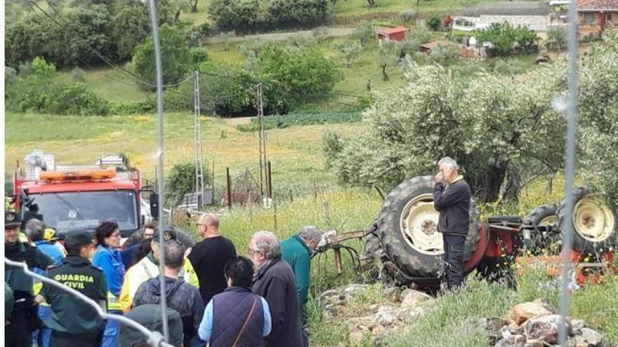 Fallece un hombre tras volcar el tractor que conducía