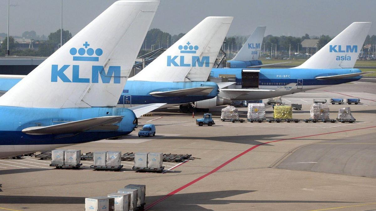 Aviones de KLM en el aeropuerto de Schipol.
