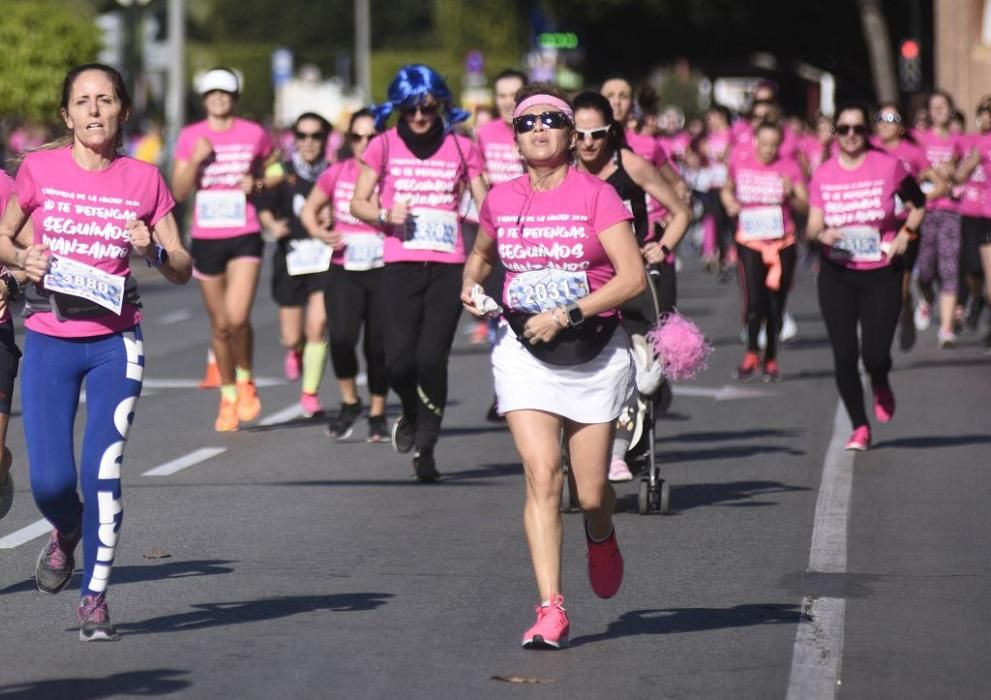 Ambiente en la V Carrera de la Mujer de Murcia