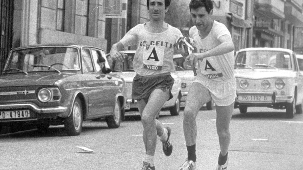 Los atletas Carlos Pérez y Álvarez Salgado durante una carrera