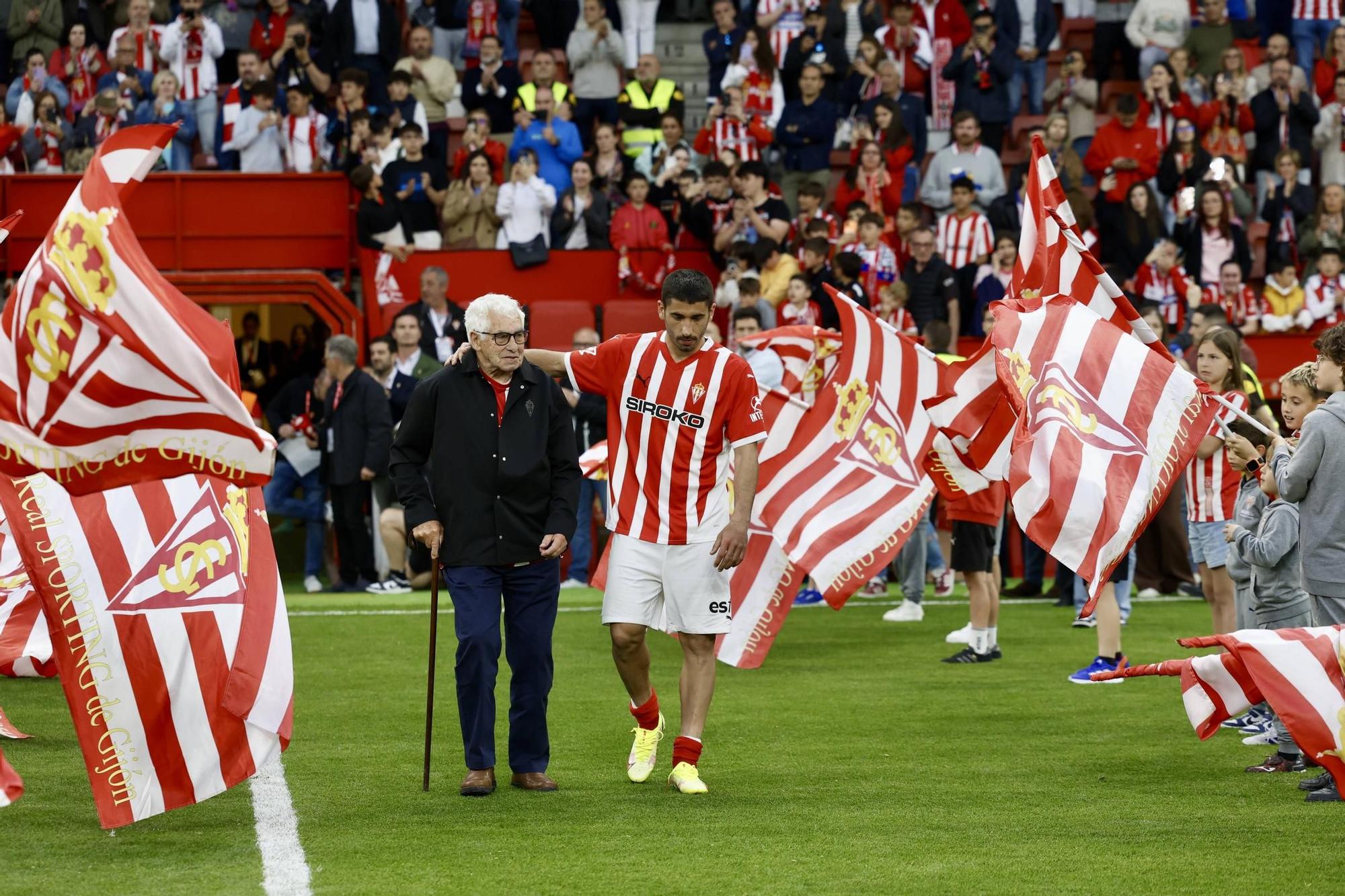 Cote y un adiós de película: así fue la despedida del Sporting a José Ángel