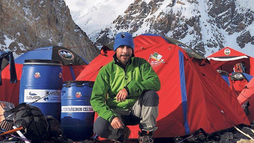 El alpinista vigués Sechu López, durante una expedición anterior.