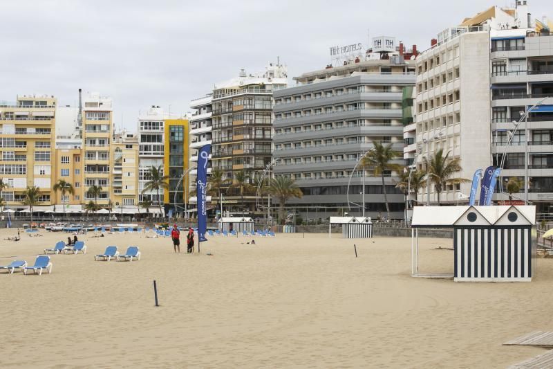 09.05.18 Las Palmas de Gran Canaria.  Reportaje sobre la opinión de los vecinos de las actividades lúdicas  y deportivas en la Playa de Las Canteras.  Foto Quique Curbelo  | 09/05/2018 | Fotógrafo: Quique Curbelo