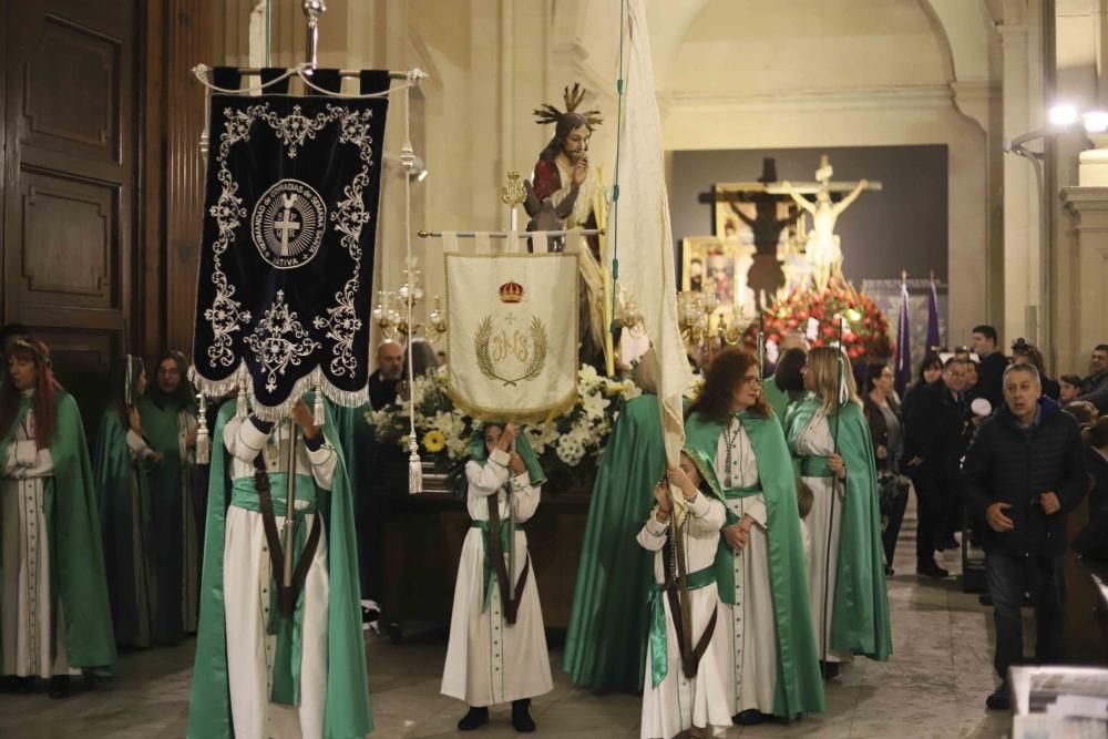 Procesión en el interior de la iglesia la Seu en Xàtiva