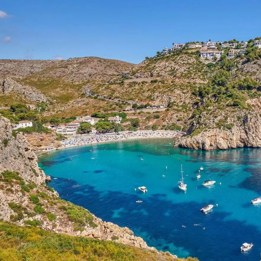 El refugio de Javier Cámara es un cabo de la Costa Blanca: "A la calma, alma"