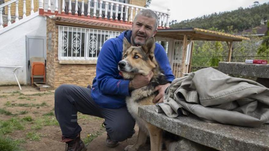 Vídeo: Así fue el complicado rescate de un hombre que quedó atrapado en un acantilado cuando intentaba ayudar a su perro