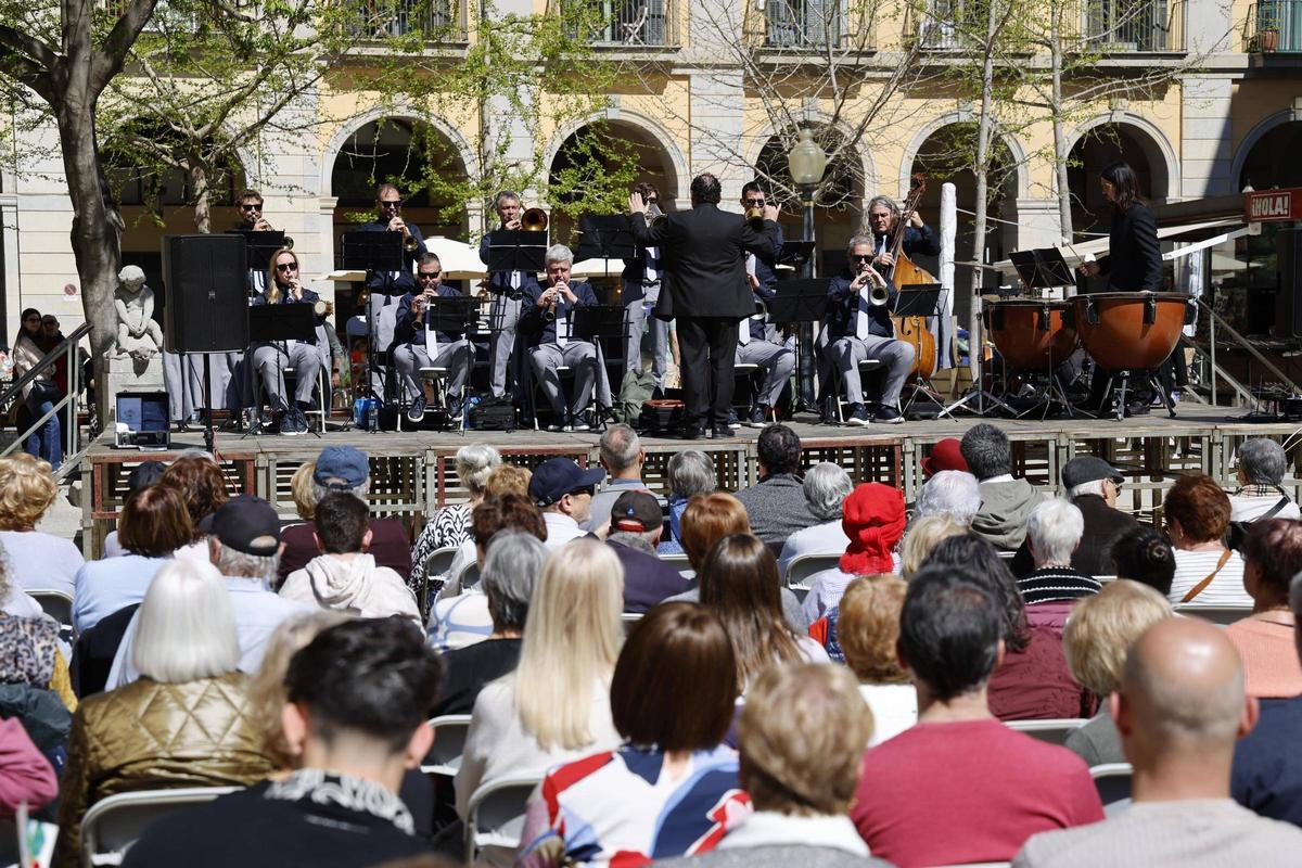 Les imatges del concert de Setmana Santa amb la cobla La Flama de Farners