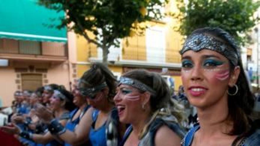 Otra escuadra de mujeres del bando cristiano en un momento de la Entrada.