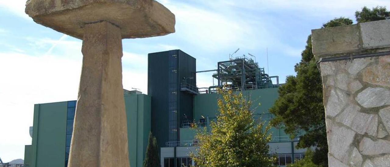 Instalaciones de la empresa Du Pont en el valle de Tamón.