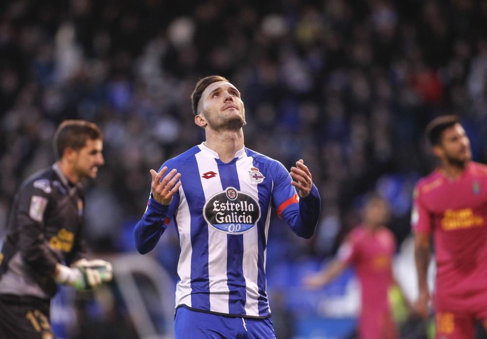 El Dépor cae en Riazor ante Las Palmas