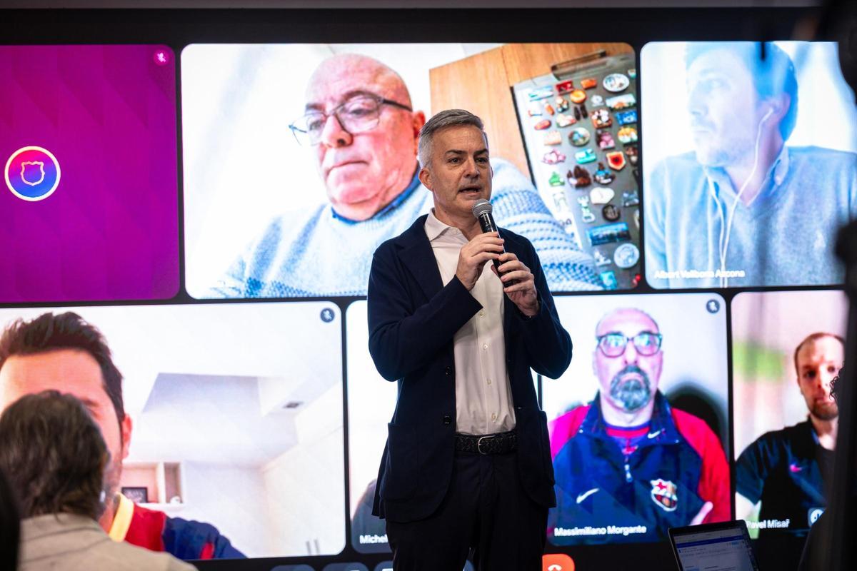 Víctor Font habla ante un pantalla con socios de diferentes partes del mundo que no pueden votar por falta medios.