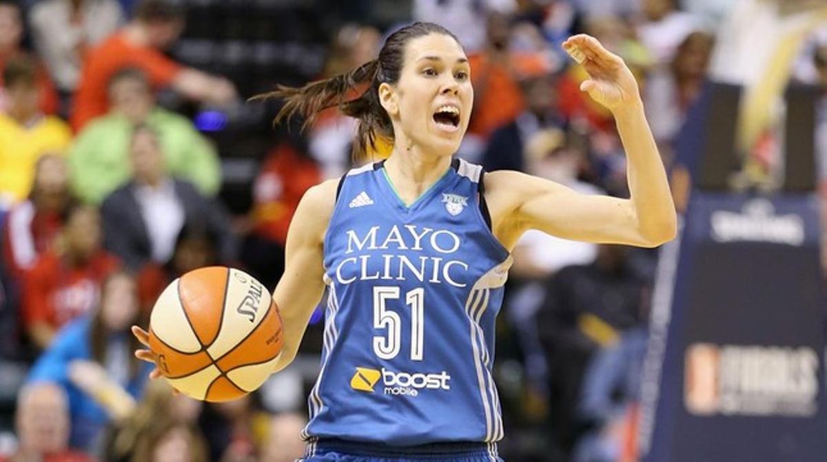 Anna Cruz marca jugada a Indianapolis. Anna Cruz marca jugada a Indianapolis.