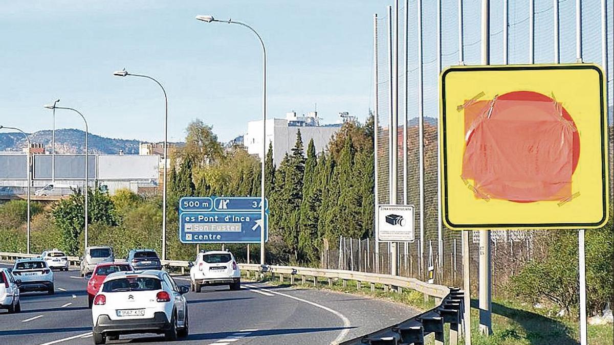 Die neuen Verkehrsschilder stehen schon.