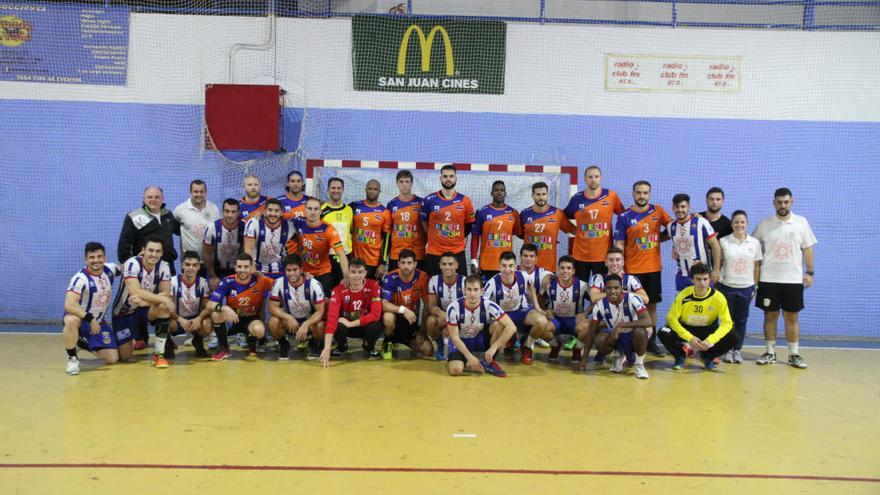 El BM Benidorm impone su categoría en el amistoso ante el Villa Antonia Sant Joan