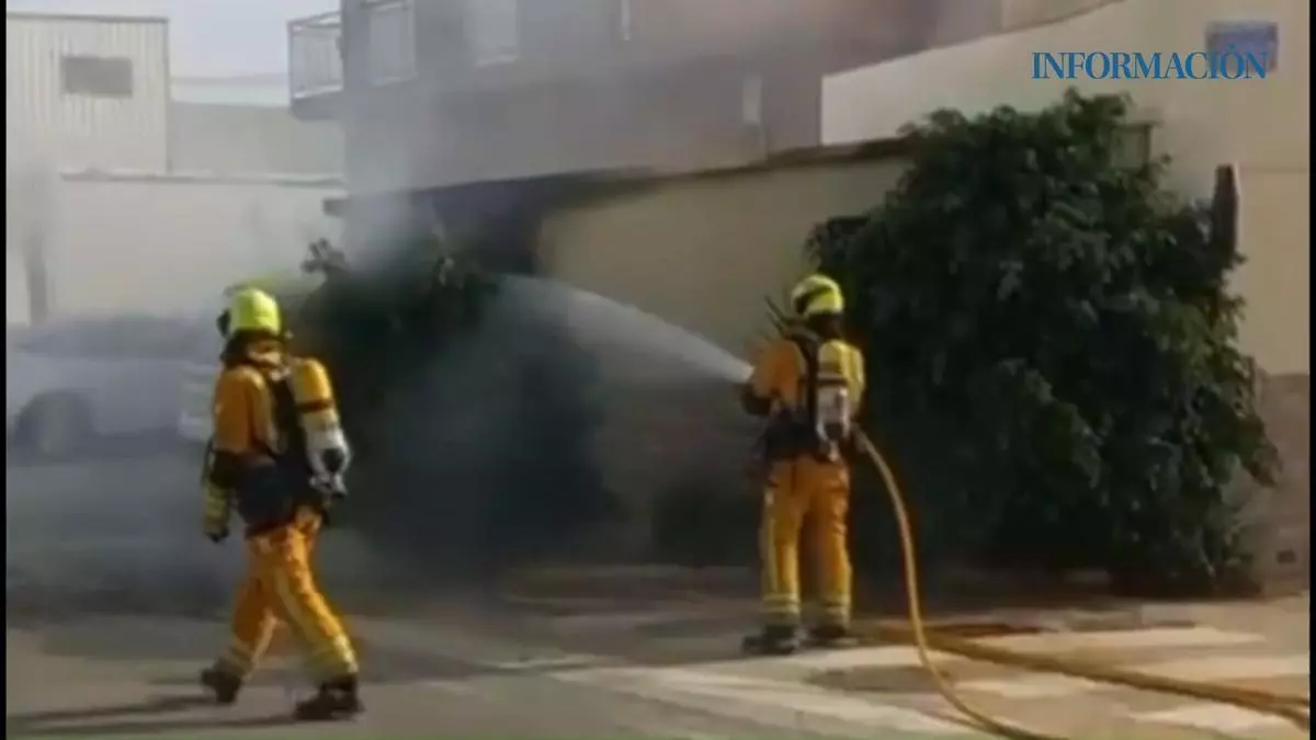 Un incendio en un trastero moviliza a los bomberos en una vivienda de Orihuela
