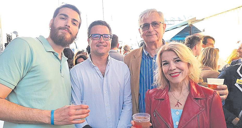José Ma Beltrán Díaz, José González, Javier Beltrán y Ana Díaz.