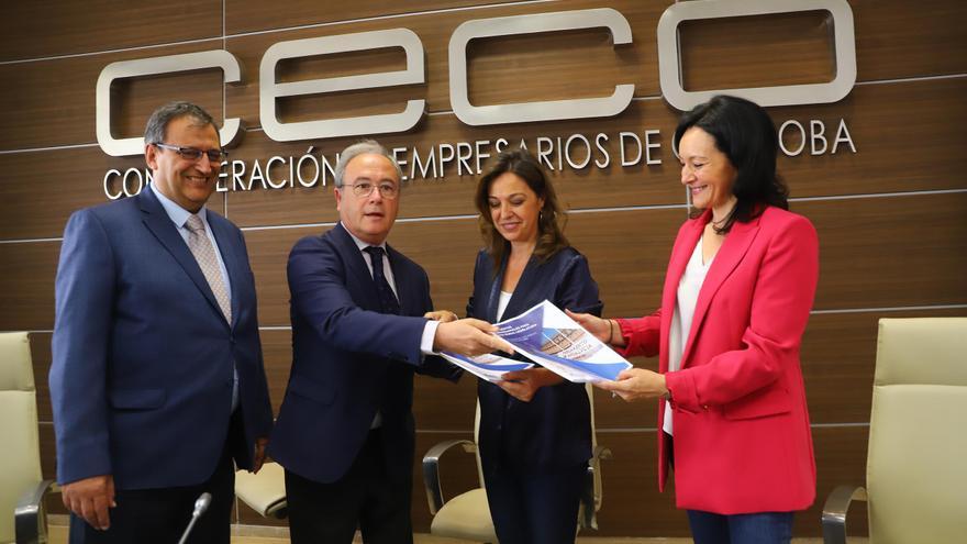 Isabel Ambrosio y Rafi Crespín en la jornada electoral del PSOE