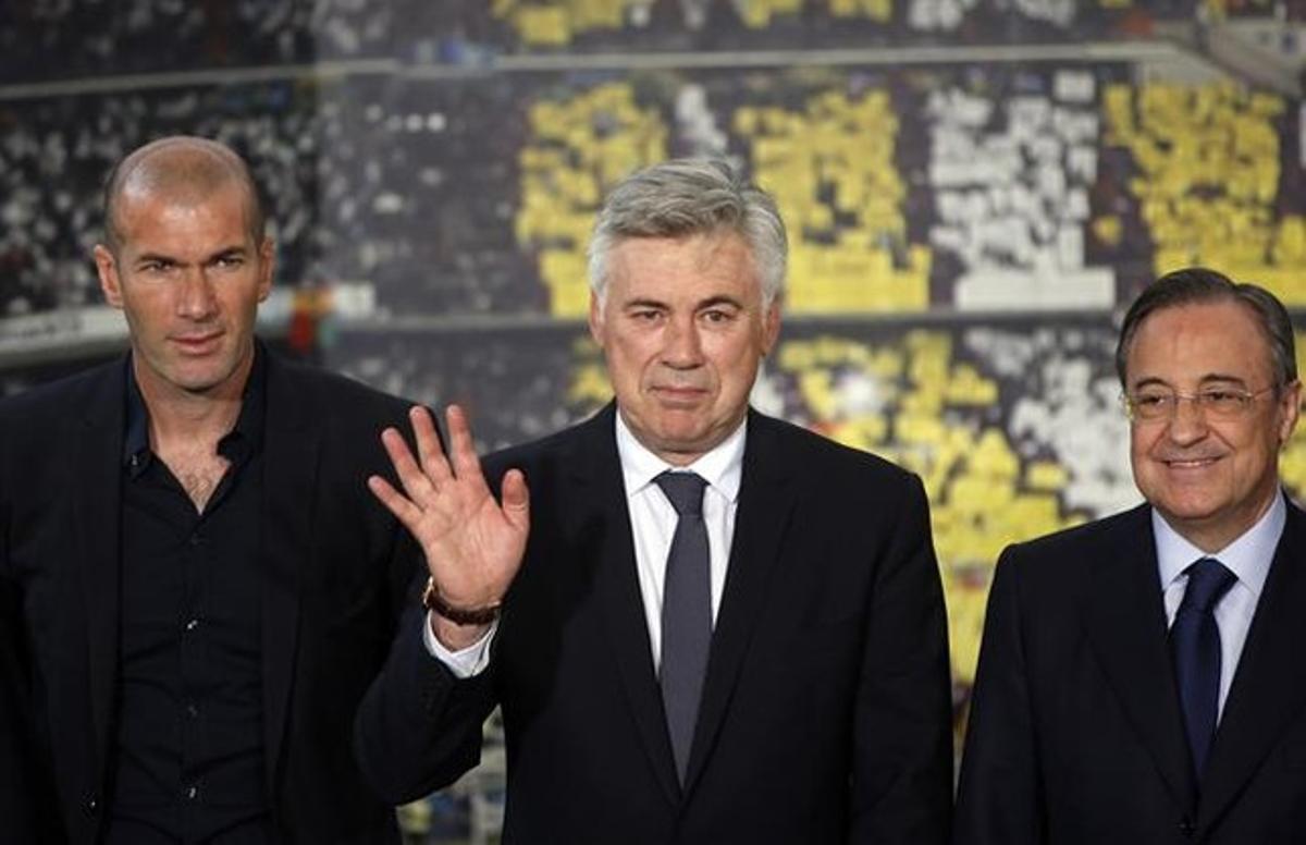 Zidane, Ancelotti i Florentino Pérez.