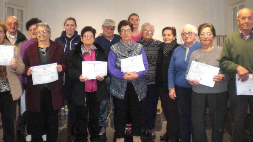 Participantes en el taller de prevención de caídas.