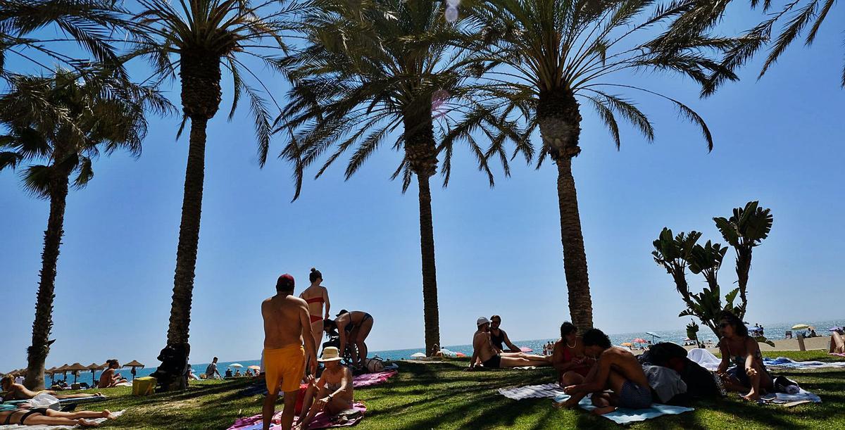 La playa de La Malagueta, ayer. | GREGORIO MARRERO