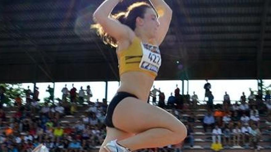 Ariadna Ramos participa en llargada i en triple salt, a Tallinn.