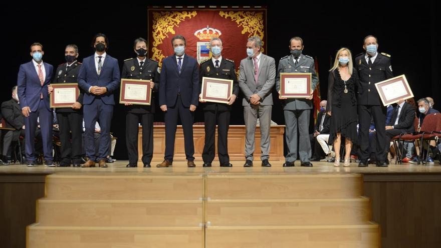 Torremolinos entrega las medallas por el Día de la Autonomía