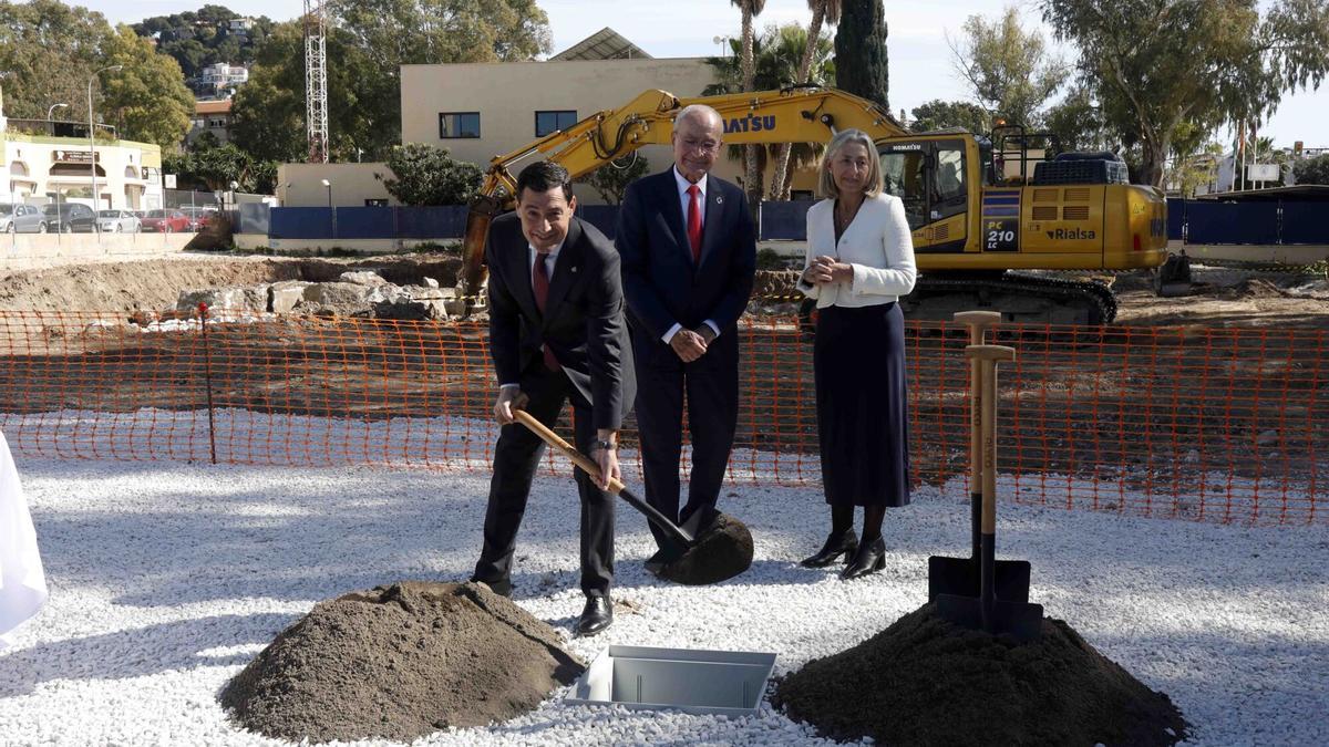 Colocan la primera piedra del nuevo centro de salud de El Palo