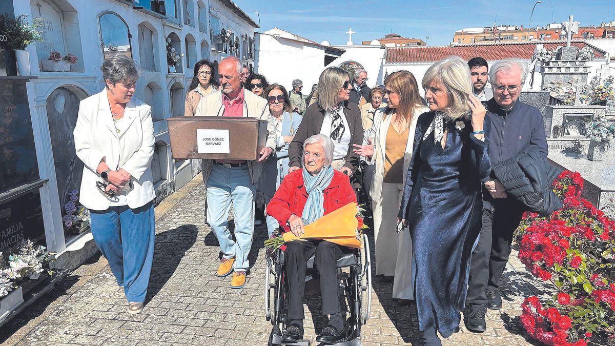 Sepelio de una de las víctimas en Badajoz
