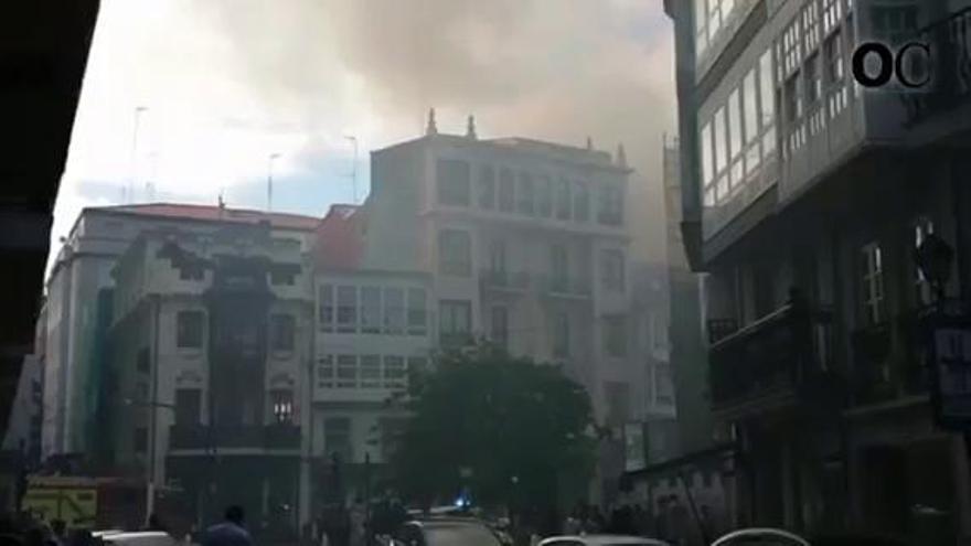 Un incendio en un edificio abandonado obliga a los bomberos a intervenir en Travesía de San Andrés