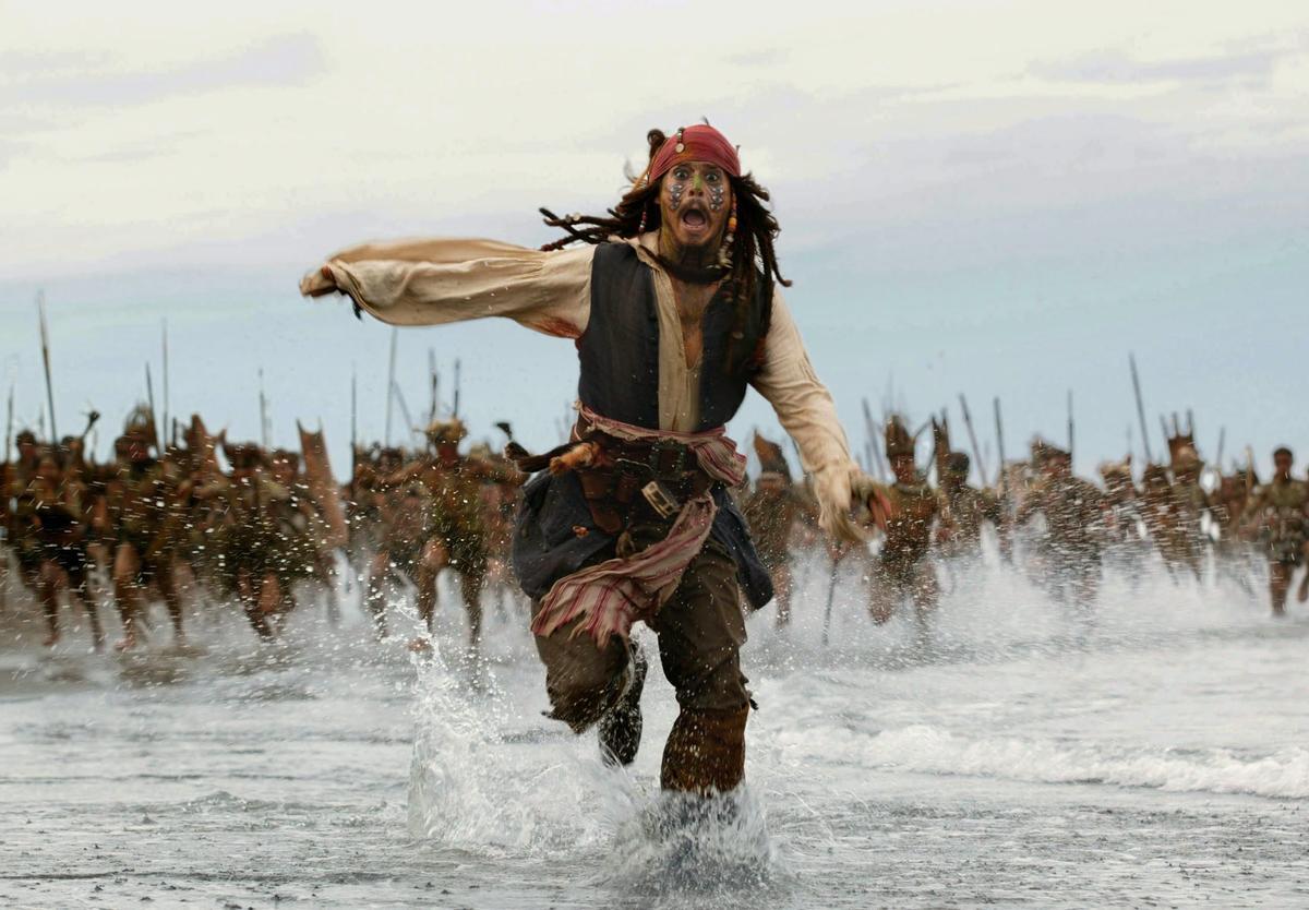 Johnyy Depp interprantado al capitán Jack Sparrow en una escena de 'Piratas del Caribe'