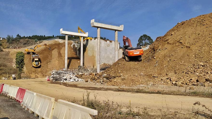 La oposición exige poner fecha al final de las "obras de la vergüenza" en Salas y Tineo - Vimarsana News