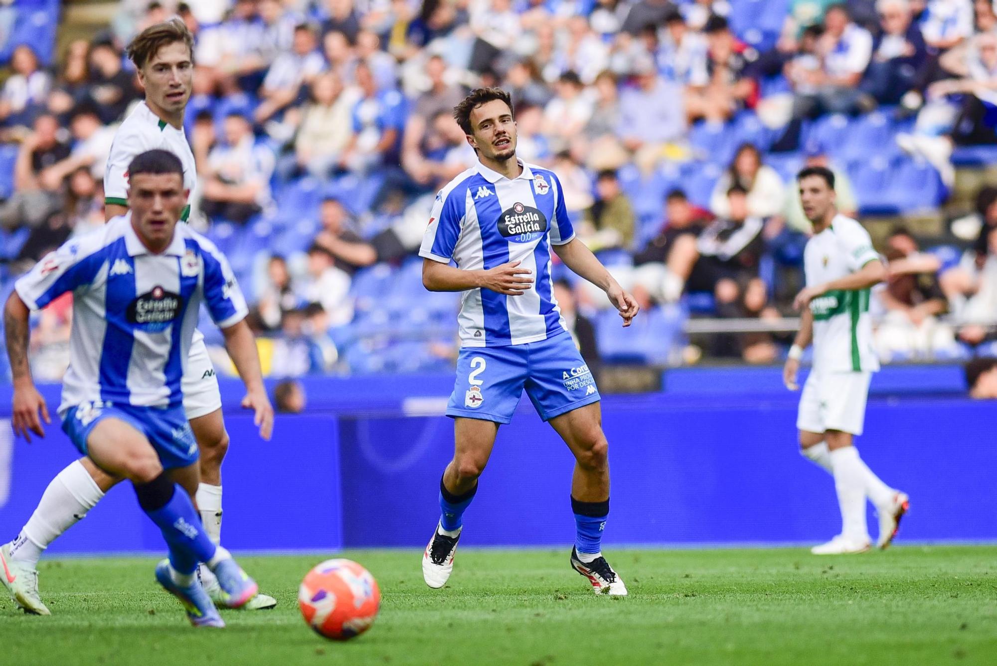 El Dépor cae goleado (0-4) por el Elche para cerrar la temporada 2025-25 en Riazor