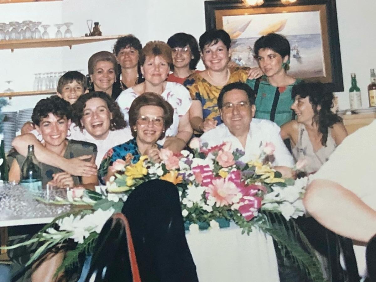 Imagen de alegría familiar y que demuestra el fuerte vínculo del comercio