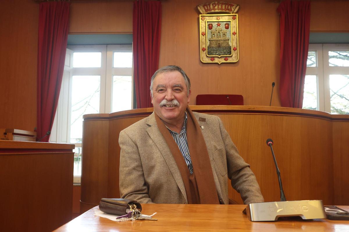 El alcalde de Oleiros celebra su absolución en el caso de la Casa Carniero