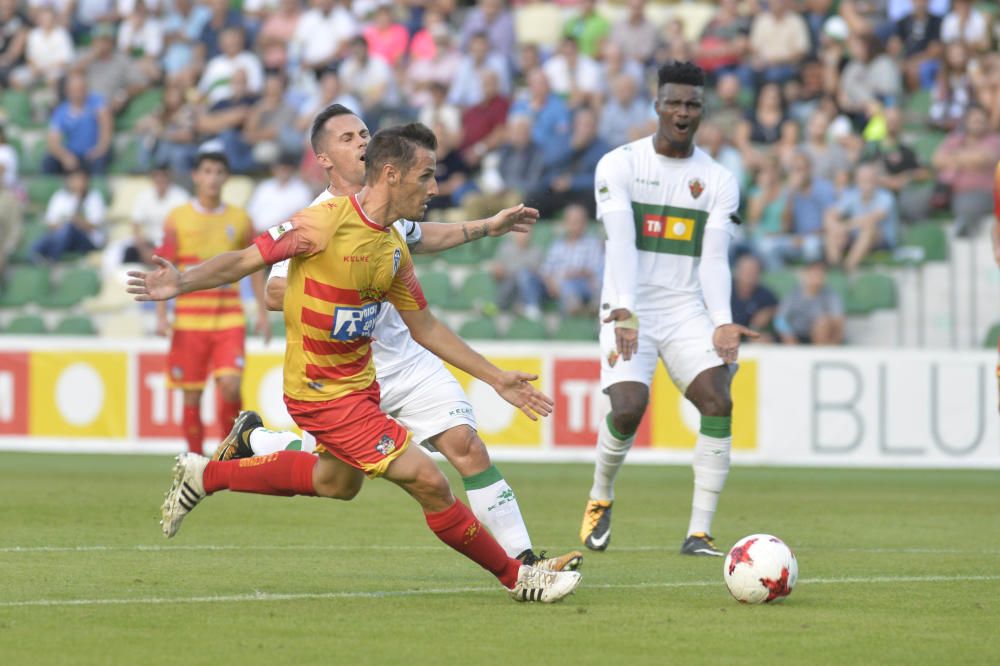 El Elche se muestra espeso y sin ideas ante el Alcoyano.