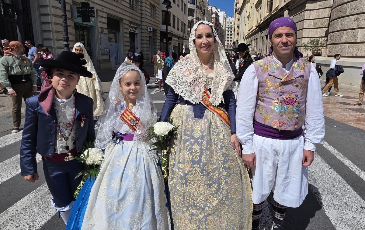 Las comisiones de falla en la Ofrenda a San Vicente Ferrer (2/6)
