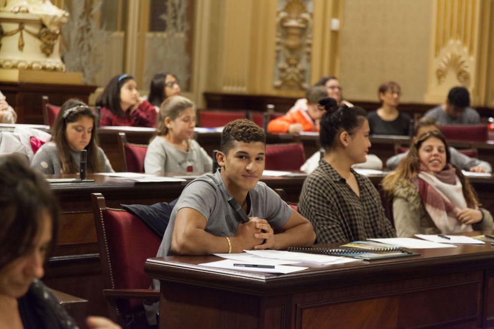 Los más jóvenes 'toman' el Parlament para luchar contra el cambio climático